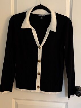 Cable & Gauge Black Sweater with White Collar Detail